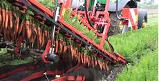 Carrot Harvester Machine