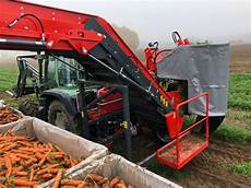 Carrot Harvester Machines