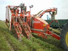 Carrot Harvesting Machine