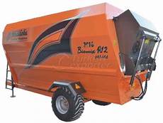Feed Mixer And Distributing