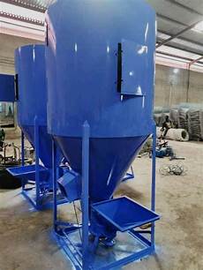 Feed Mixer And Distributing