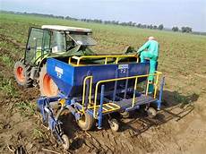 Hoeing Machines With Fertilizer Box