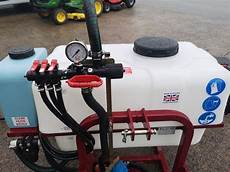 Mounted Sprayer Basic Type With Clean Water Tank