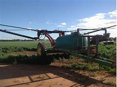 Mounted Sprayer With Hydraulic Boom