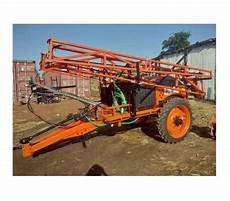 Mounted Sprayer With Hydraulic Boom