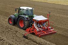 Pneumatic Seeding Drill Machine