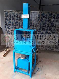 Roll Baling Machine